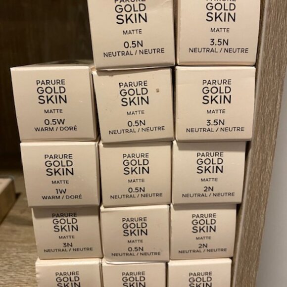 Guerlain Parure Gold Skin Matte 24k Gold Foundation 35ml Colour: 1W - Picture 3 of 3